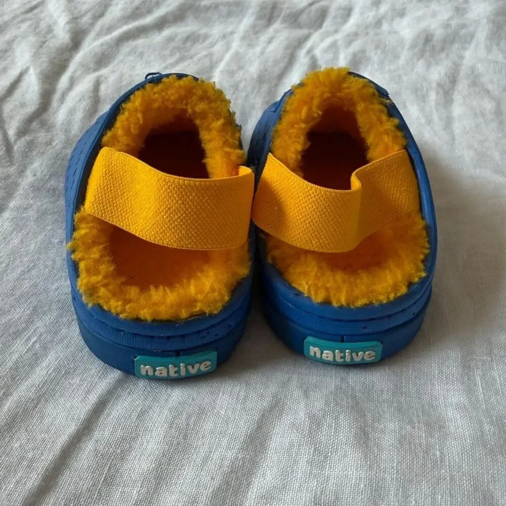 Native’s Fuzzy Slide-Ons with Strap Blue Yellow Size c4